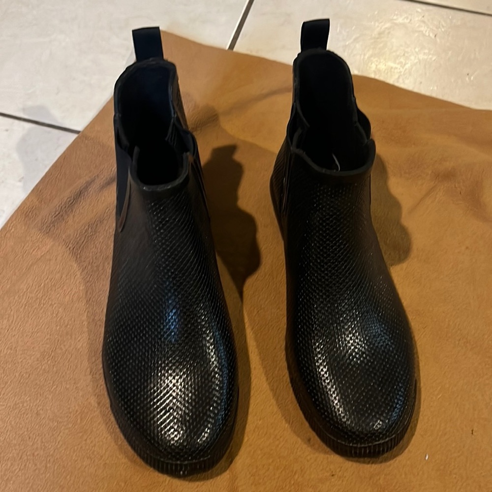 Cougar Hand Crafted Rubber Black